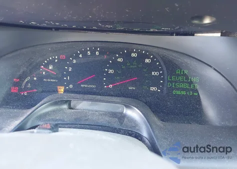 2000 Lincoln Continental z USA, uszkodzony, nr VIN 1LNHM97V0YY801677